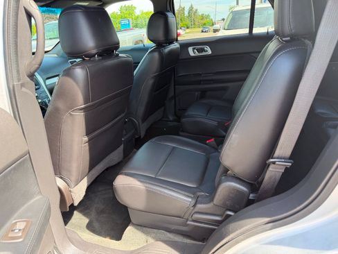 Used 2014 Ford Explorer XLT w/ Equipment Group 202A AWD/4WD image 11