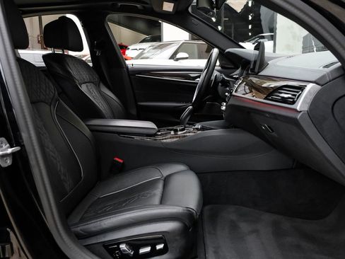 Used 2023 BMW M550i xDrive w/ Executive Package image 45