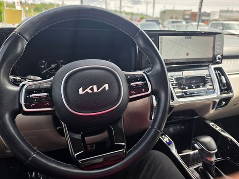 Certified 2023 Kia Sorento SX AWD/4WD image 23