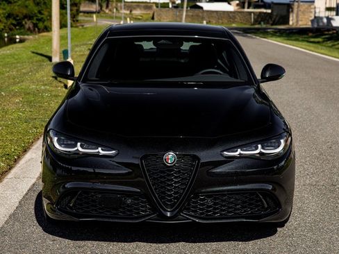 New 2025 Alfa Romeo Giulia AWD w/ Driving Assist Package image 8