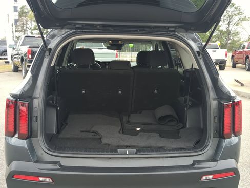 Used 2022 Kia Sorento LX image 20