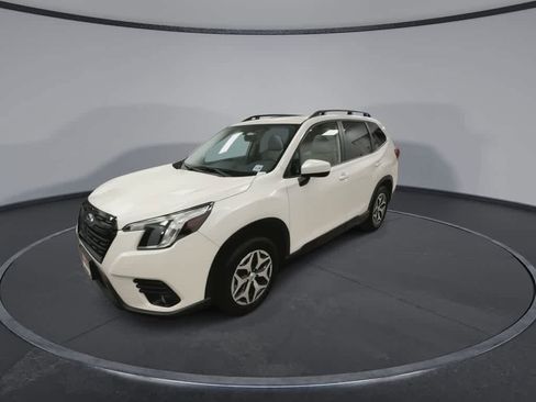 Used 2023 Subaru Forester Premium AWD/4WD image 4
