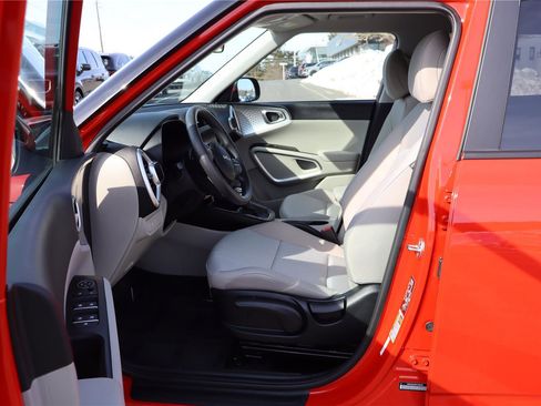 Certified 2023 Kia Soul LX w/ LX Technology Package image 13