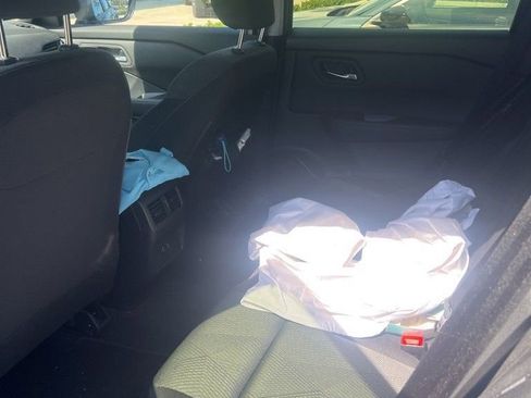 Certified 2024 Nissan Rogue SV image 7