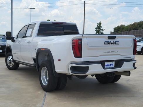 Used 2024 GMC Sierra 3500 Denali Ultimate AWD/4WD image 3