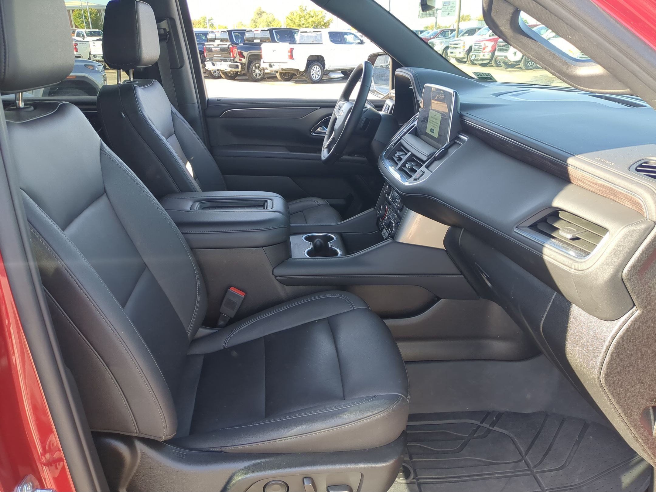Used 2024 Chevrolet Tahoe LT w/ Luxury Package AWD/4WD image 30