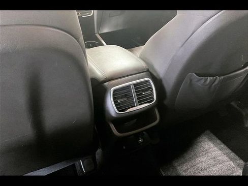 Used 2020 Hyundai Santa Fe SE image 10