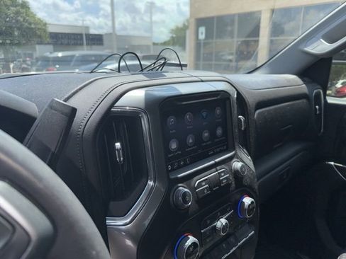 Used 2022 Chevrolet Silverado 1500 LT Trail Boss w/ Safety Package AWD/4WD image 12