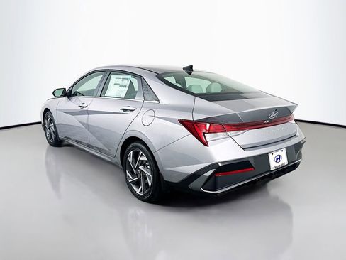 New 2026 Hyundai Elantra Limited image 7