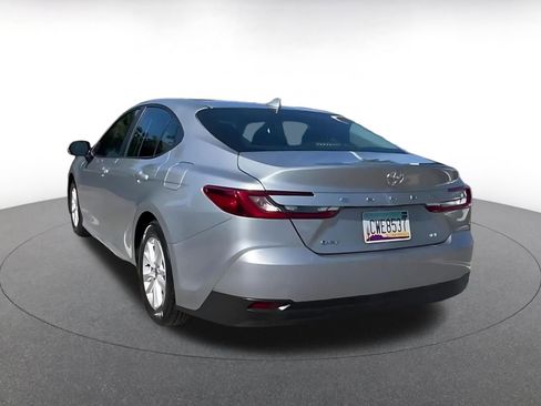 Used 2025 Toyota Camry LE image 11