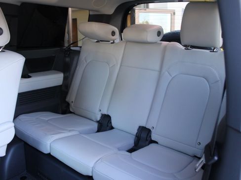 Certified 2025 Land Rover Defender 130 X-Dynamic SE image 45