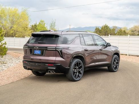 Used 2024 Chevrolet Traverse RS image 4