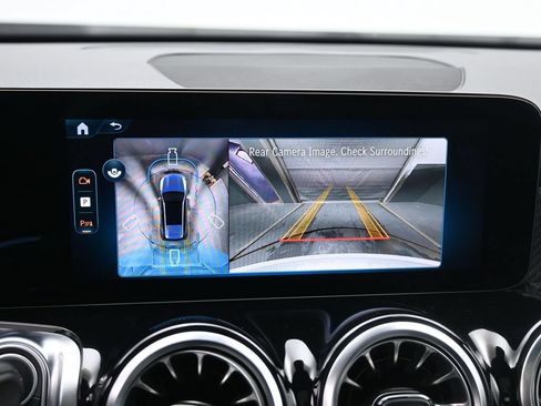 Used 2025 Mercedes-Benz GLB 35 AMG 4MATIC image 16