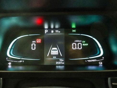 Used 2025 Hyundai Elantra Hybrid FWD image 24