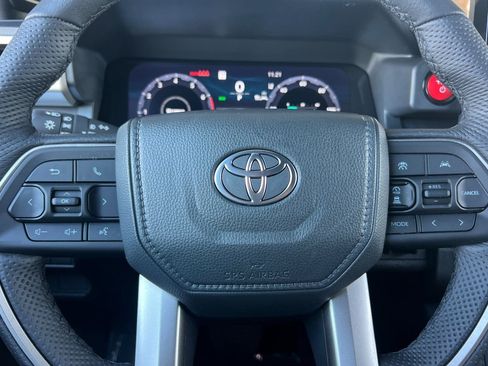 Certified 2025 Toyota Tacoma TRD Off-Road image 27