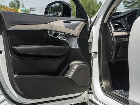 Certified 2023 Volvo XC90 T8 Ultimate w/ Protection Package Premier AWD/4WD image 37