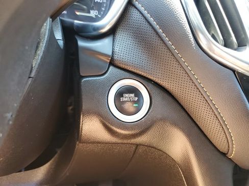 Used 2022 Chevrolet Equinox Premier AWD/4WD image 24