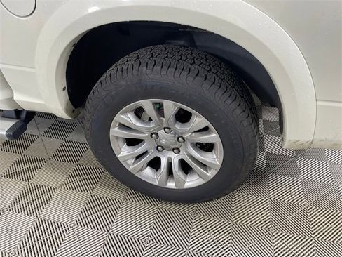 Used 2018 RAM 1500 Laramie Longhorn image 14