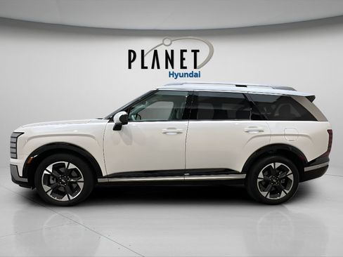Certified 2026 Hyundai Palisade Limited AWD/4WD image 3
