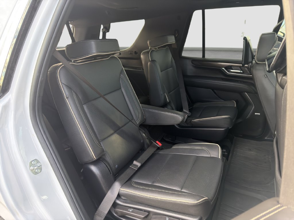 Used 2025 GMC Yukon Elevation w/ Elevation Premium Package AWD/4WD image 19
