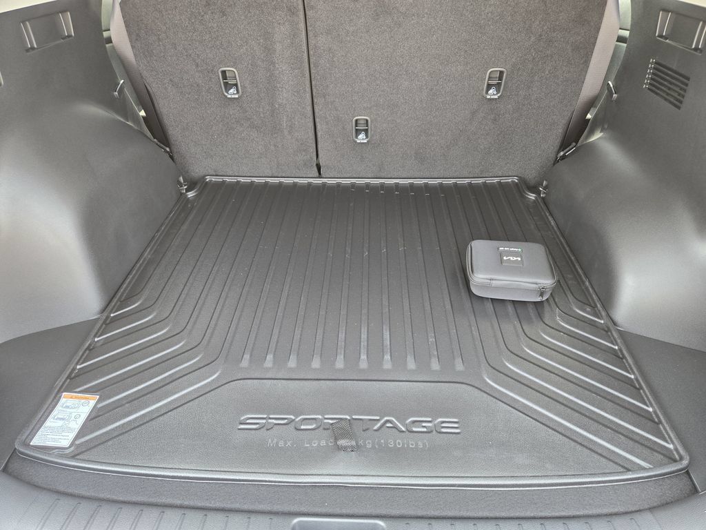 New 2026 Kia Sportage LX w/ LX Convenience Package FWD image 21