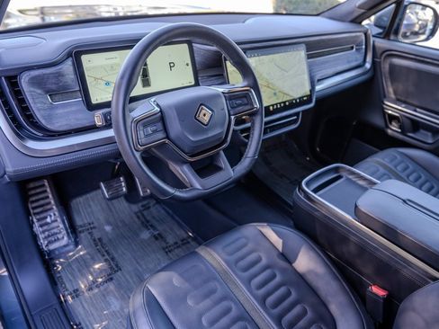 Used 2022 Rivian R1T Adventure image 4
