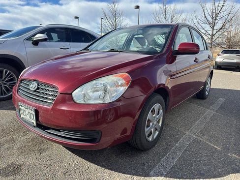 Used 2010 Hyundai Accent GLS image 1