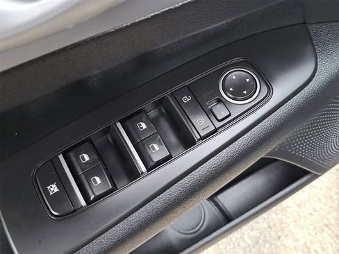 Used 2024 Kia Forte LXS image 27