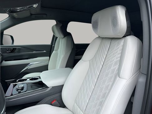 New 2025 Cadillac Escalade IQ Sport 1 w/ LPO, ONYX Package image 25