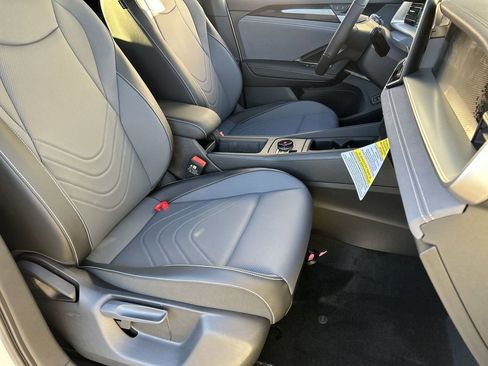 New 2026 Volkswagen Tiguan SE R-Line FWD image 7