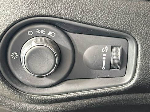 Used 2021 Jeep Renegade Sport AWD/4WD image 21