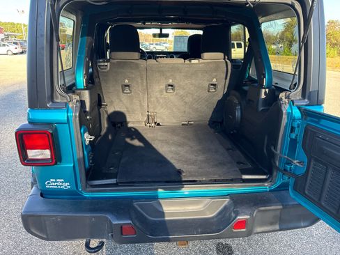 Used 2020 Jeep Wrangler Unlimited Sahara w/ Uconnect 4C Nav & Sound Group image 16