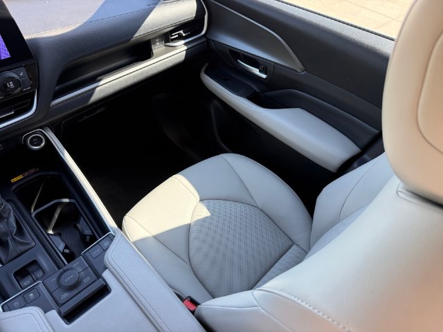 Used 2024 Toyota Grand Highlander AWD image 24