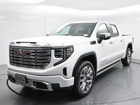 Used 2023 GMC Sierra 1500 Denali w/ Denali Reserve Package AWD/4WD image 3