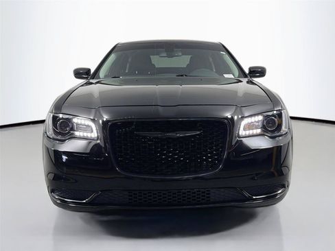 Used 2022 Chrysler 300 Touring w/ Sport Appearance Package RWD image 2