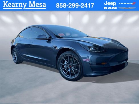 Used 2023 Tesla Model 3 Standard Range image 1