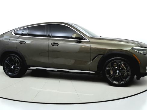 Used 2022 BMW X6 xDrive40i w/ Premium Package AWD/4WD image 8