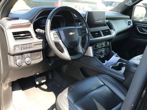 Used 2024 Chevrolet Suburban LT AWD/4WD image 3
