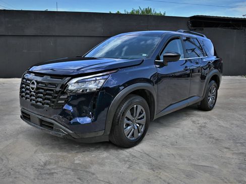 Used 2026 Nissan Pathfinder SV AWD/4WD image 1