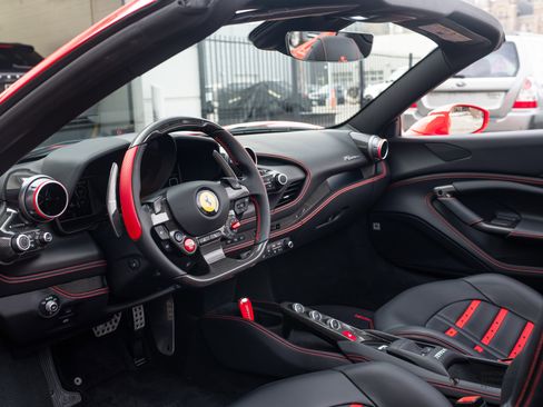 Certified 2022 Ferrari F8 Tributo image 18