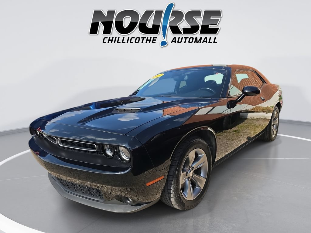Used 2019 Dodge Challenger SXT w/ Driver Convenience Group RWD image 1