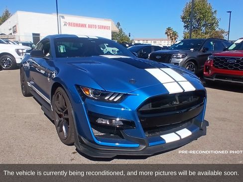 Used 2021 Ford Mustang Shelby GT500 w/ Technology Package RWD image 3