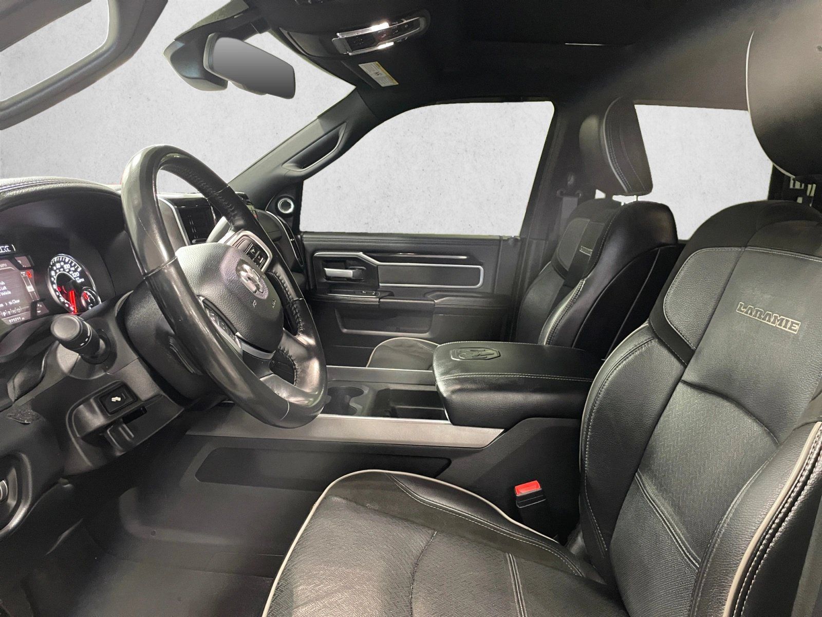 Used 2020 RAM 3500 Laramie AWD/4WD image 11