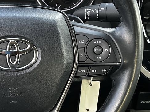 Used 2024 Toyota Camry SE image 14