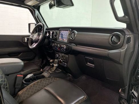 Used 2022 Jeep Wrangler Unlimited Sahara AWD/4WD image 81