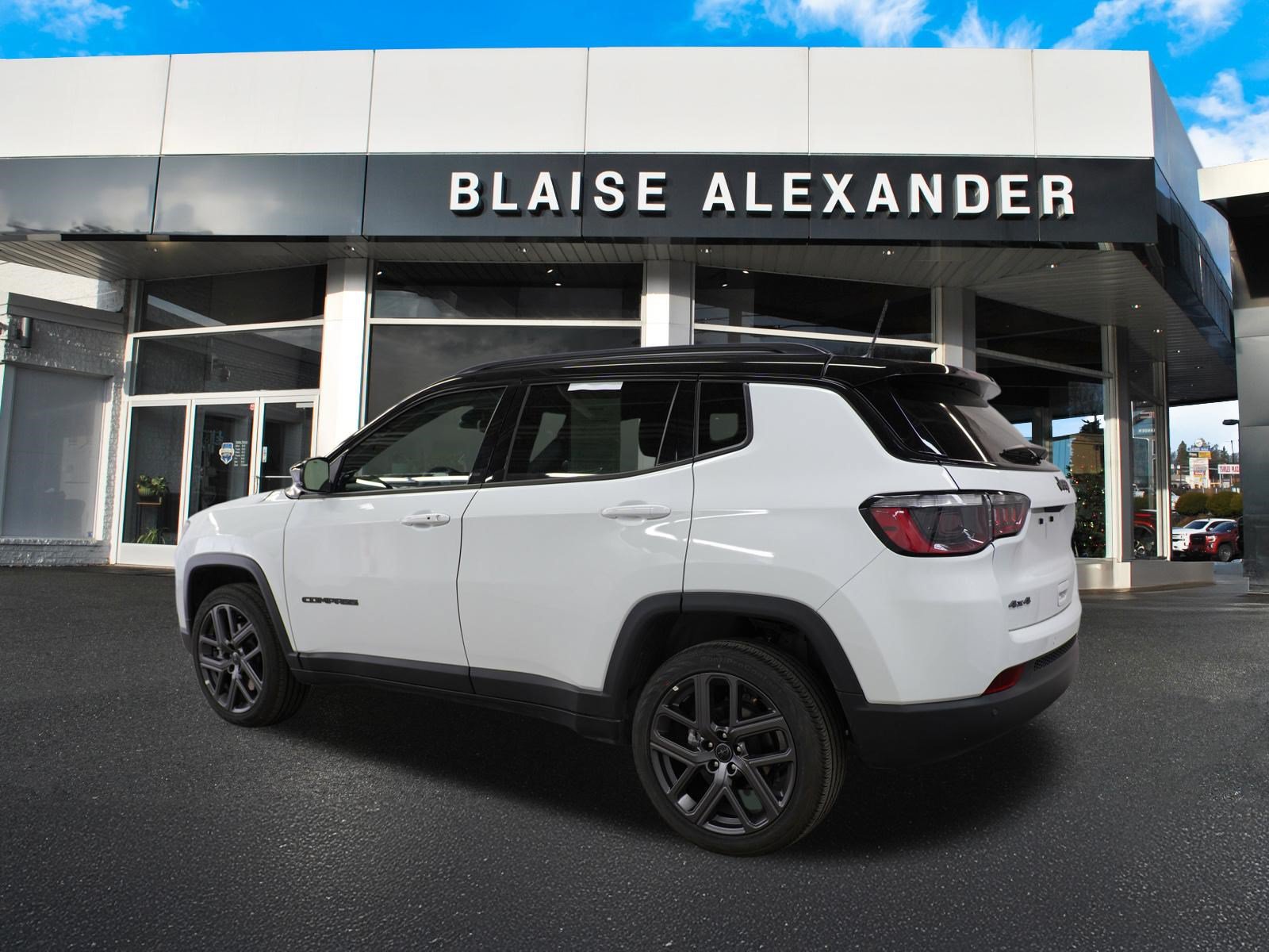 Used 2026 Jeep Compass Limited AWD/4WD image 9