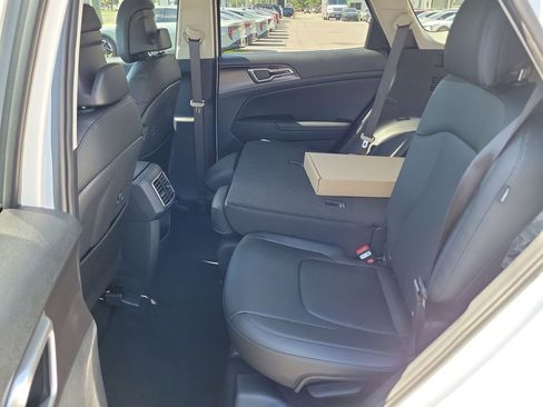New 2026 Kia Sportage EX w/ EX Panorama Roof Package FWD image 16