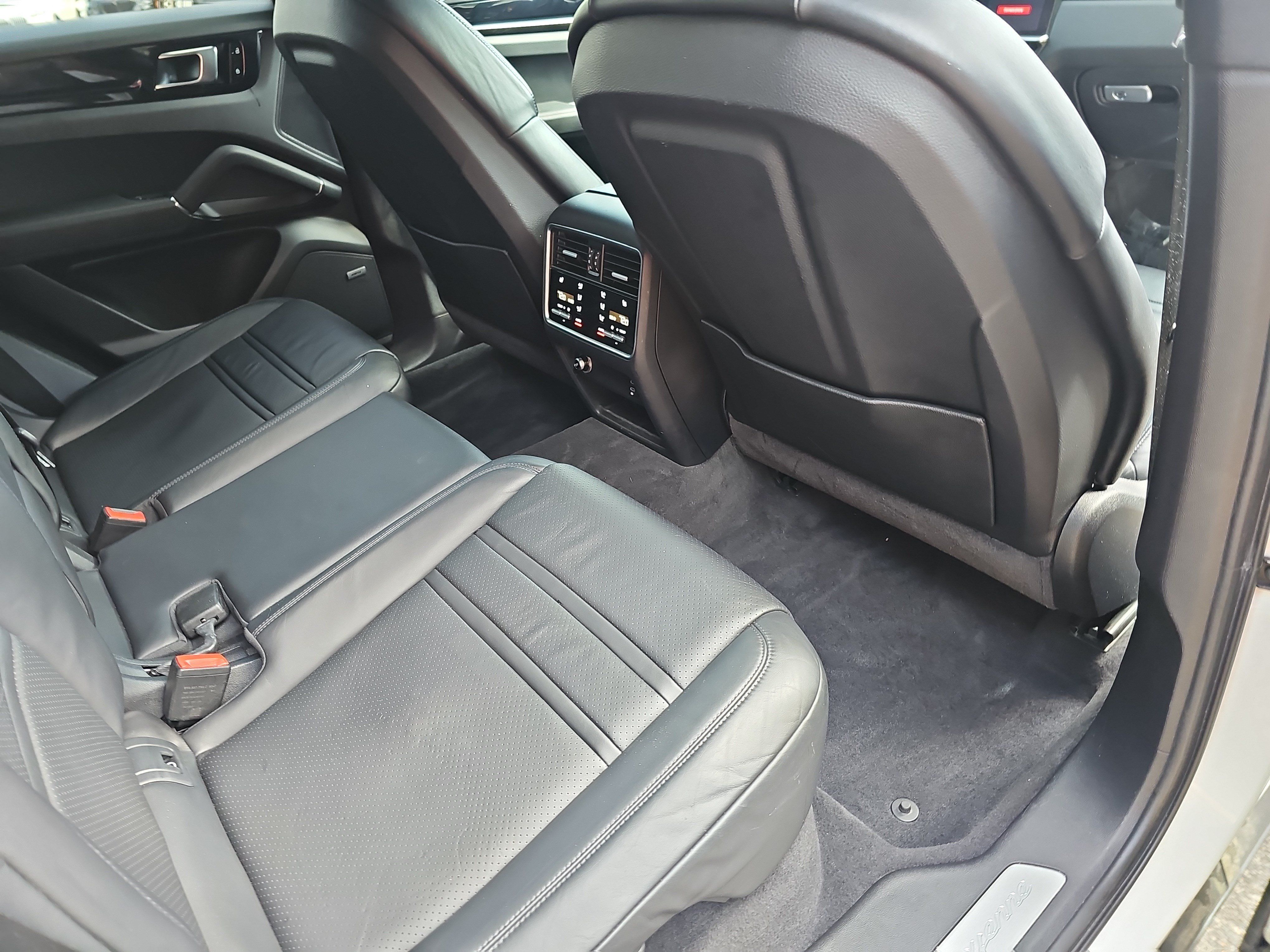 Used 2021 Porsche Cayenne Coupe AWD/4WD image 11