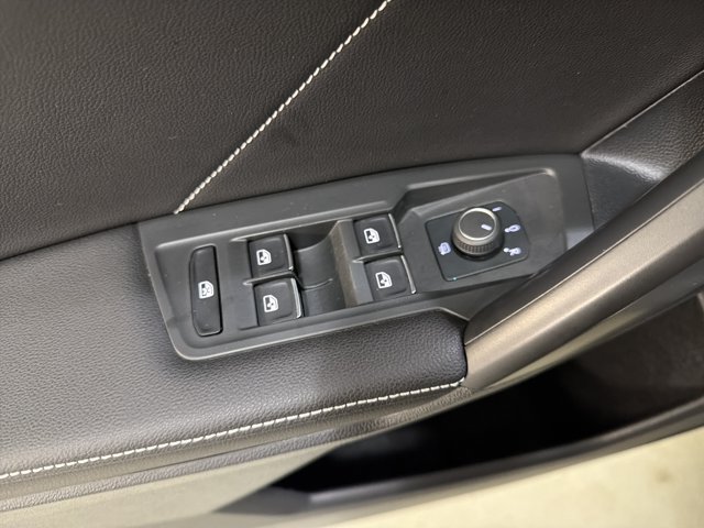 Certified 2024 Volkswagen Tiguan SE R-Line AWD/4WD image 19