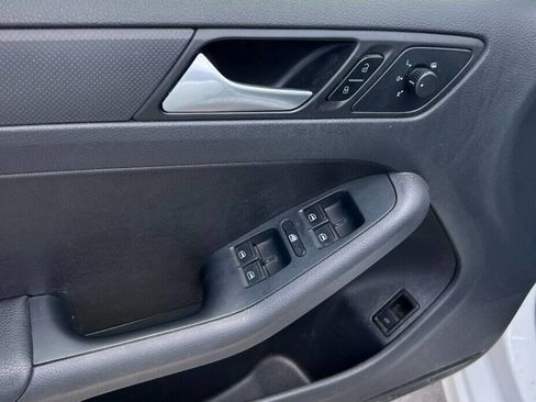 Used 2014 Volkswagen Jetta SE image 17